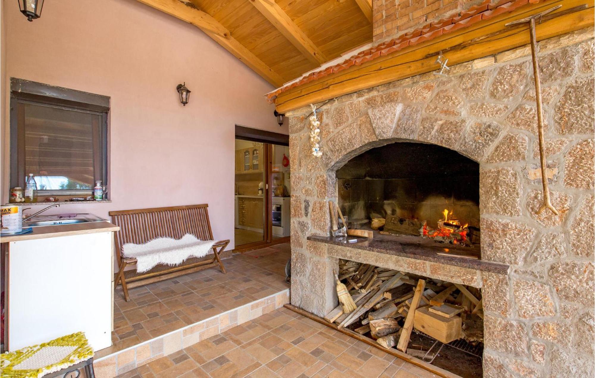 Amazing Home In Vrzici With Jacuzzi Luaran gambar